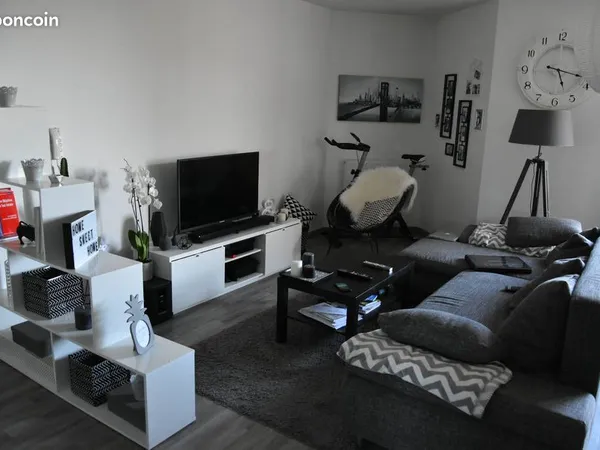 Appartement 3 pièces lumineux de 62 m² au 5ème et dernier étage avec ascenseur 