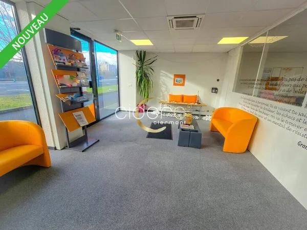 Local commercial 220 m² 