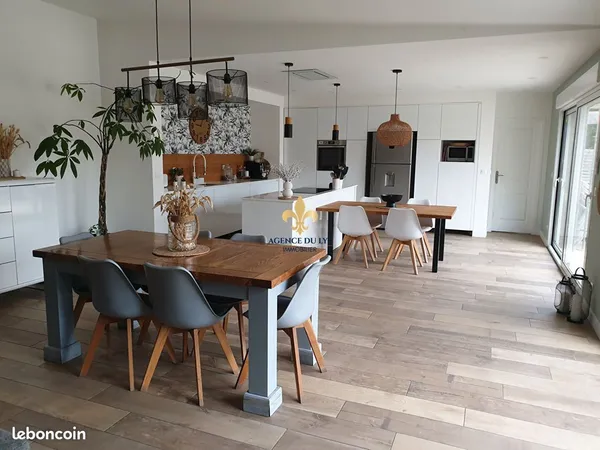 Maison 7 pièces 220 m² 