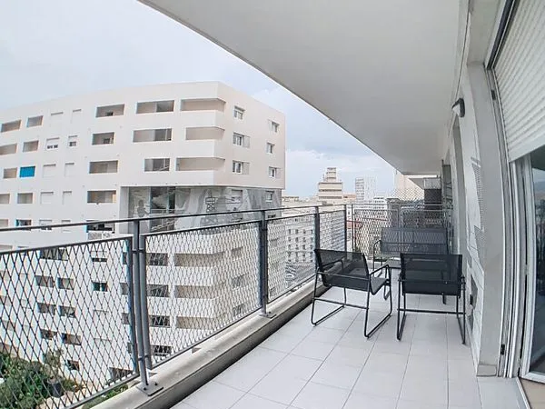Appartement 4 pièces 77 m² 