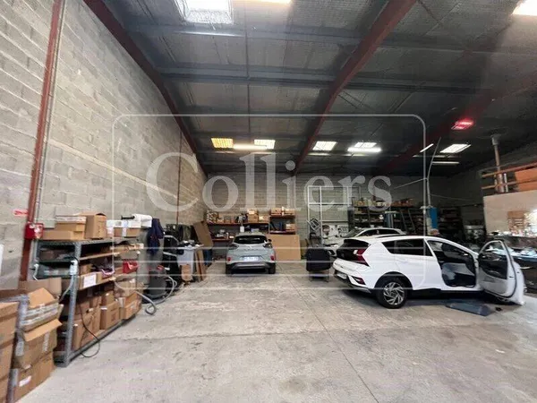 Local d'activité 285 m² 
