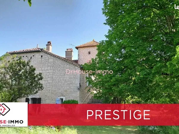 Maison 10 pièces 210 m² 