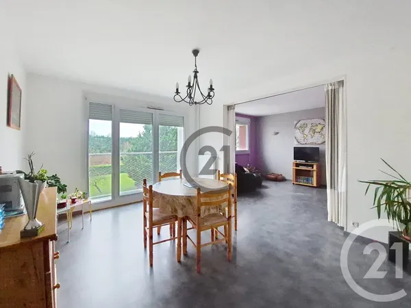 Appartement 4 pièces 77 m² 