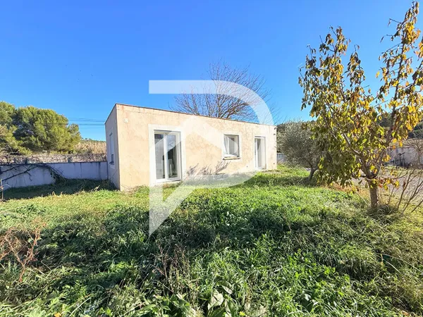 Maison de plain-pied de type 2 avec extérieur de 193 m² 