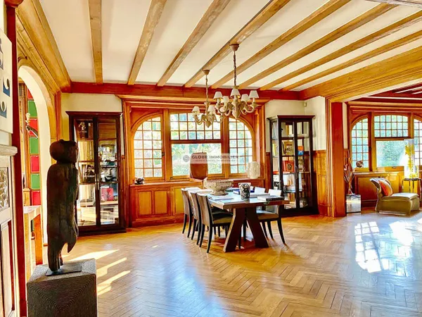 Villa 6 pièces 350 m² 