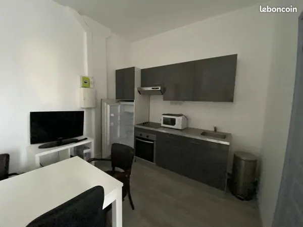 Studio 1 pièce 30 m² 