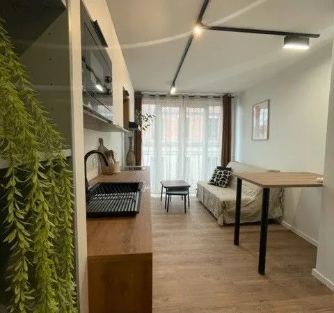 Studio 1 pièce 24 m² 