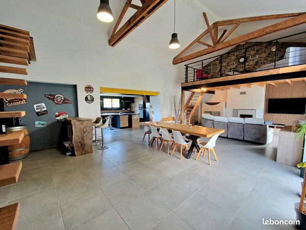 Propriété 7 pièces 311 m² 