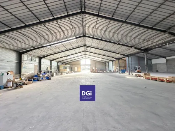 Entrepôt de stockage et logistique à louer de 2226 m2 à Vauvert 