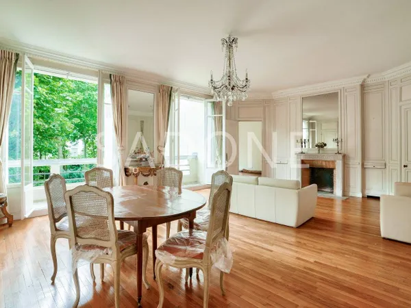 Appartement 5 pièces 144 m² 