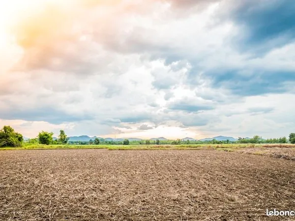 Terrain 591 m² Montbazon 