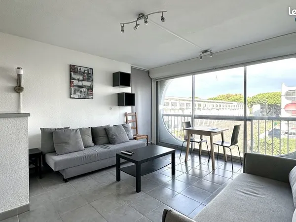 Studio 1 pièce 26 m² 