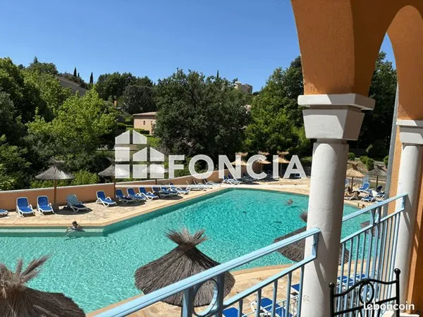 Gréoux, splendide studio de 23 m2 environ, tout confort , résidence Odalys 