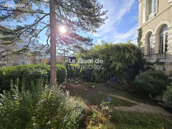 Maison 7 pièces 210 m² 
