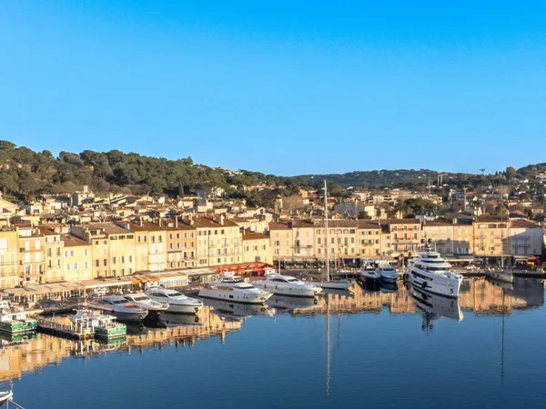Appartement Unique dans le port de Saint-Tropez 