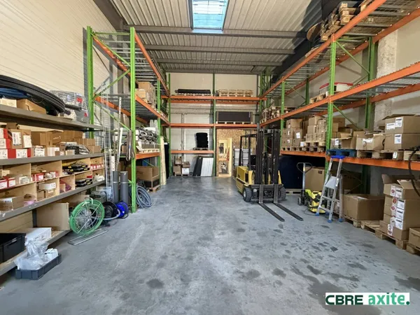 Local d'activité 108 m² 
