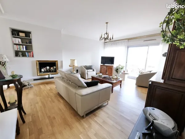 Appartement 5 pièces 104 m² 