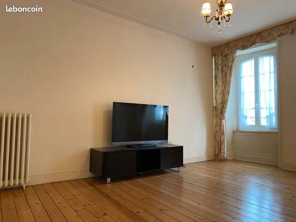 Maison avec local commercial - Centre-ville de Rosporden - 269 m² 