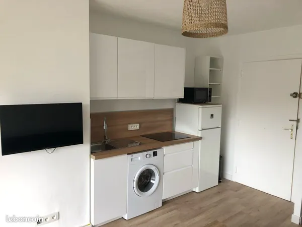 Studio proche mer, quartier les vespins 