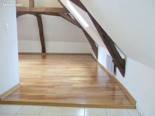 AUXERRE C-V, Grand STUDIO T1 MEUBLÉ, 42 m2 