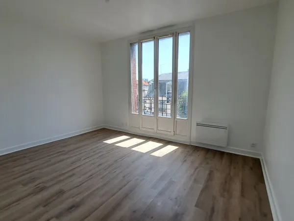 F2 de 39 m² non meublé - 2e étage à Villemomble 