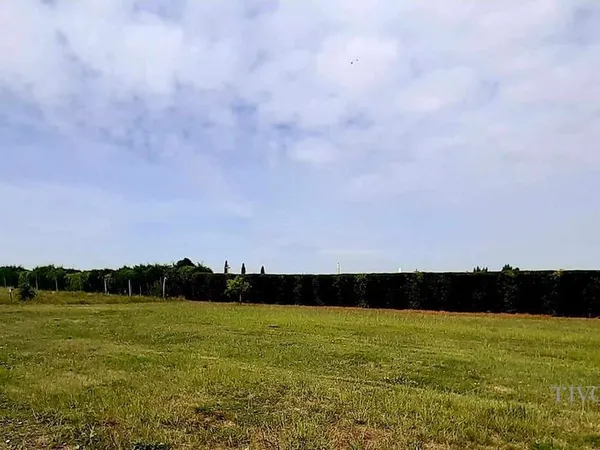 Terrain 1067 m² Saint-Seurin-de-Cadourne 