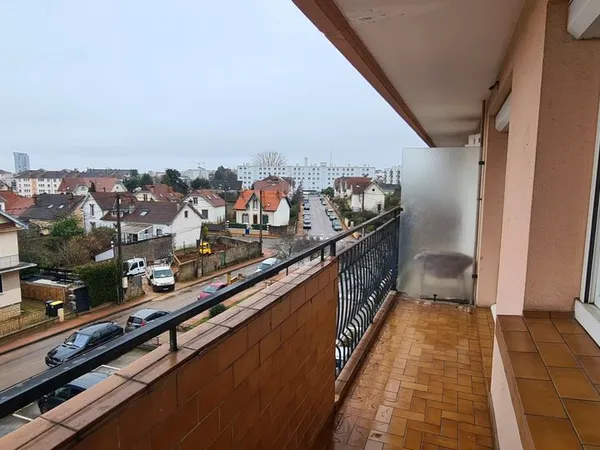 Appartement T3 Eiffel Bourroches lumineux 