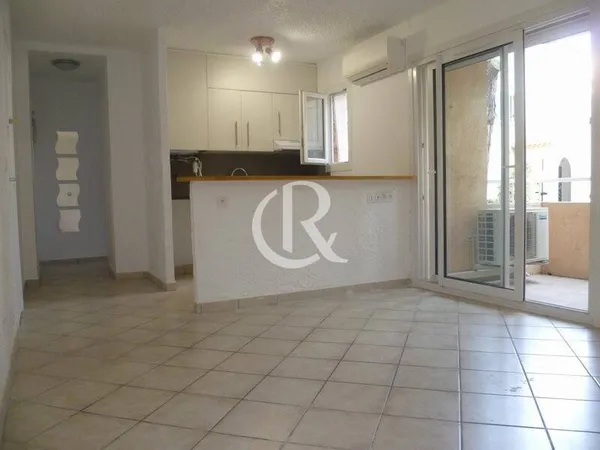 Studio 1 pièce 25 m² 