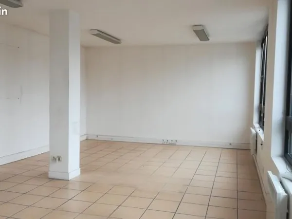 Local bureaux 141 m²