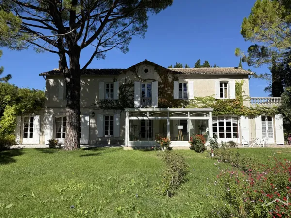 Maison 8 pièces 237 m² 