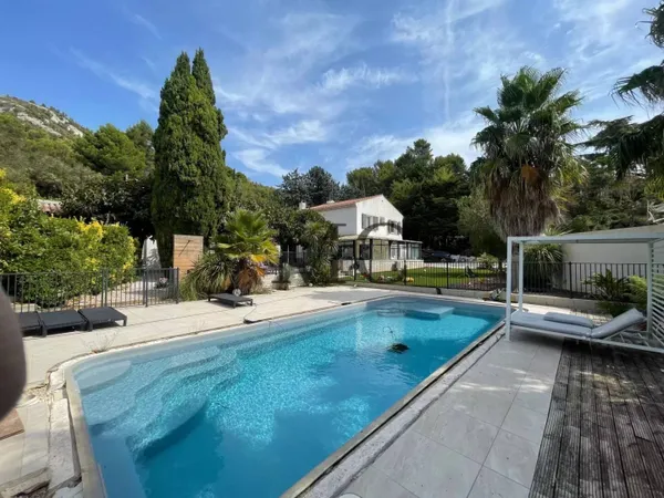 Maison 6 pièces 177 m² 