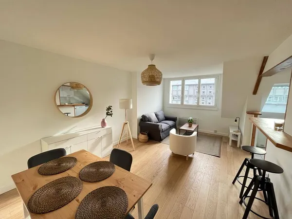 Loue appartement T2 meublé (+parking) - Nantes centre, Quartier Mellinet - 44m² 