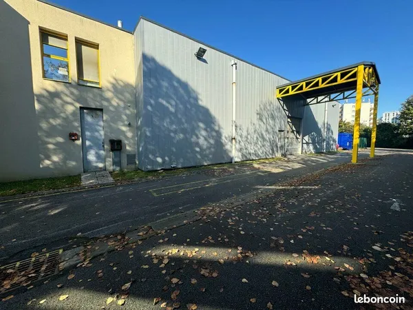 Atelier 1487 m² VILLEPINTE 