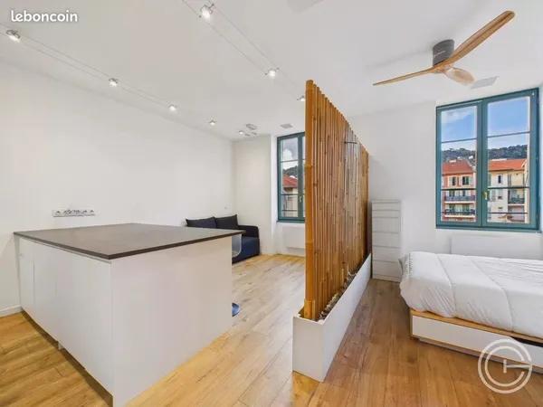 Studio 1 pièce 29 m² 