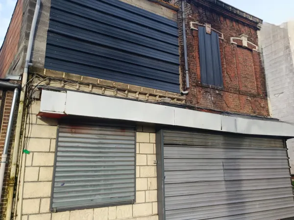 Local commercial de 145m2 à rénover 