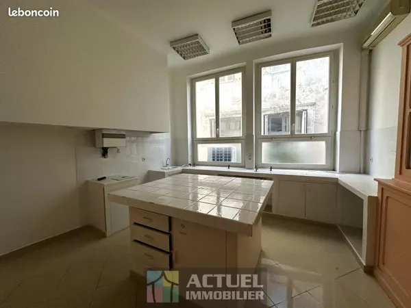 Local 160 m² 