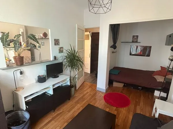 T1 meuble de 28m2, bachut (8eme) 