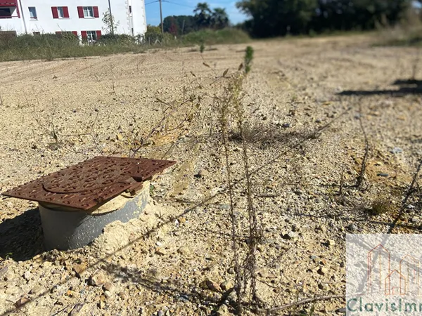 ARCANGUES Terrain 605 m2 plat et viabilisé 