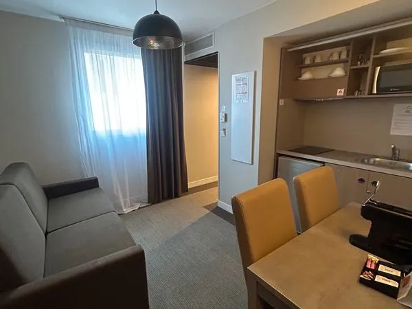 T2 meublé - Marseille 8e - Bail commercial - Revenu garanti 
