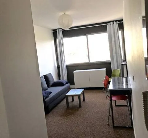 Studio 1 pièce 20 m² 