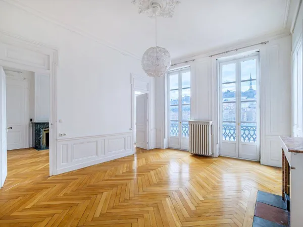 Appartement 7 pièces 184 m² 