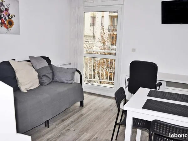 Studio 1 pièce 18 m² 