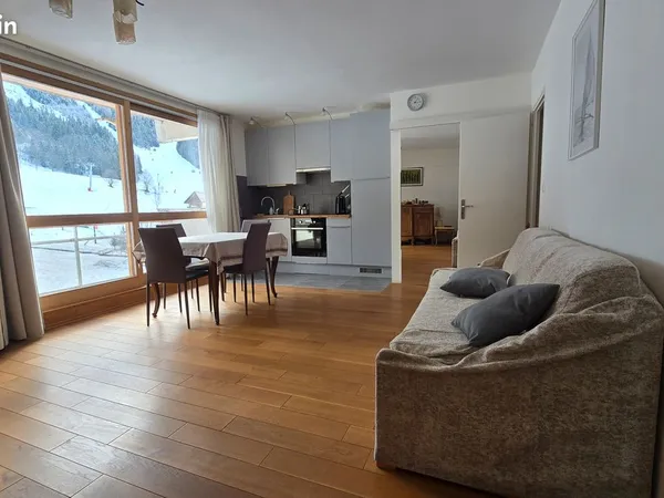 Appartement F2 rénové avec vue imprenable sur les pistes de ski 