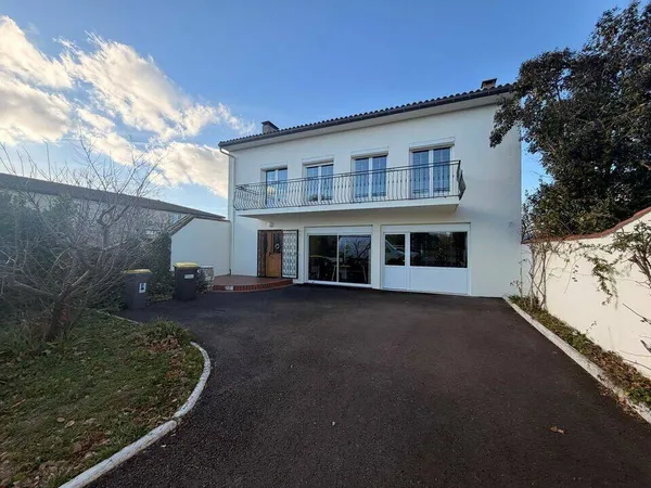 Bureau 270 m² 