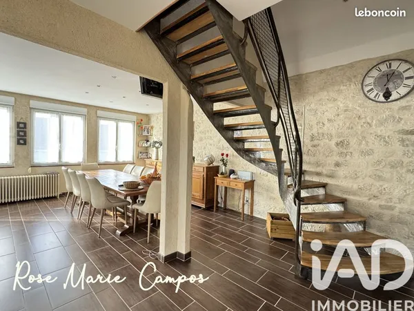 Maison 11 pièces 242 m² 