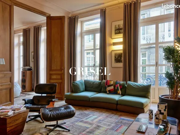 Appartement 6 pièces 211 m² 