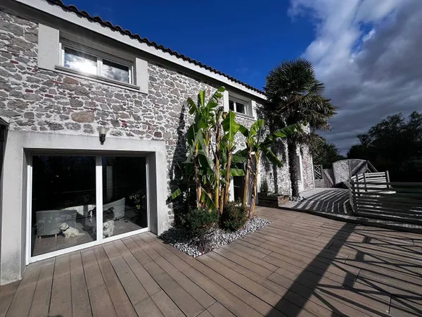 Maison 7 pièces 174 m² 
