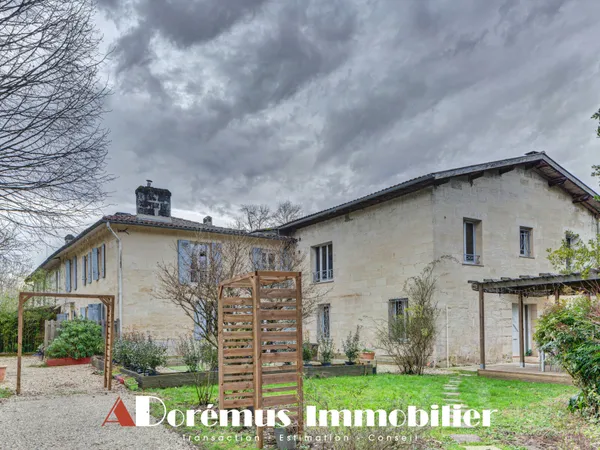 Propriété en pierre avec gîte et chambres d'hôtes aux portes 
