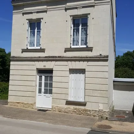 A louer maison meublée de ville avec jardin, garage et terrasse, à Dampierre sur Loire JARDIN, 