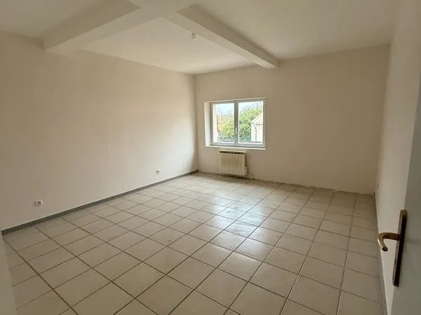 Immobilier professionnel Location Vernou-la-Celle-sur-Seine  54m² 870€